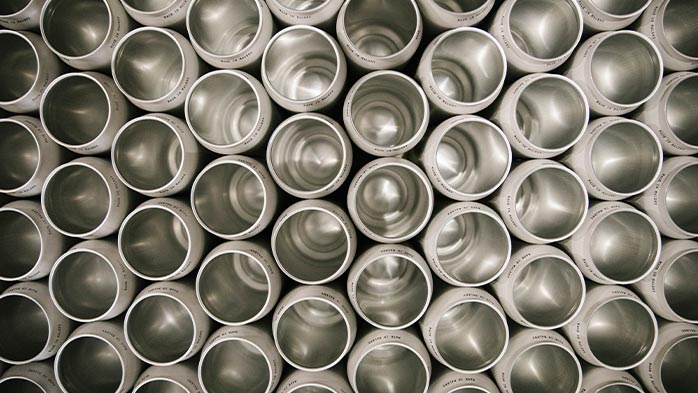 The aluminium can: from flat line to flat out