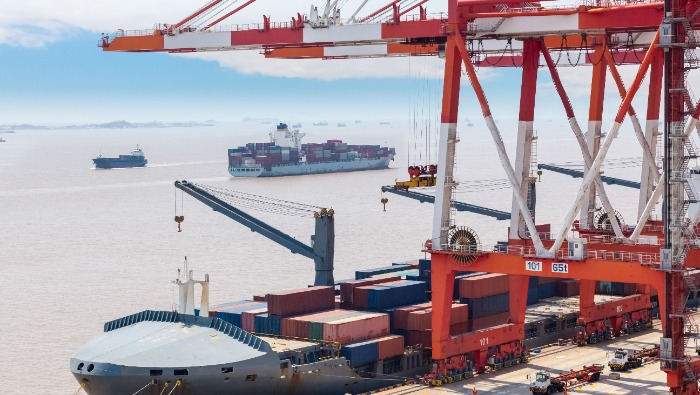 China grew by 4.8% as Omicron lockdowns cloud the economy