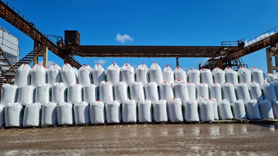 Global Urea Prices Surge as Some Mideast Producers Halt Output